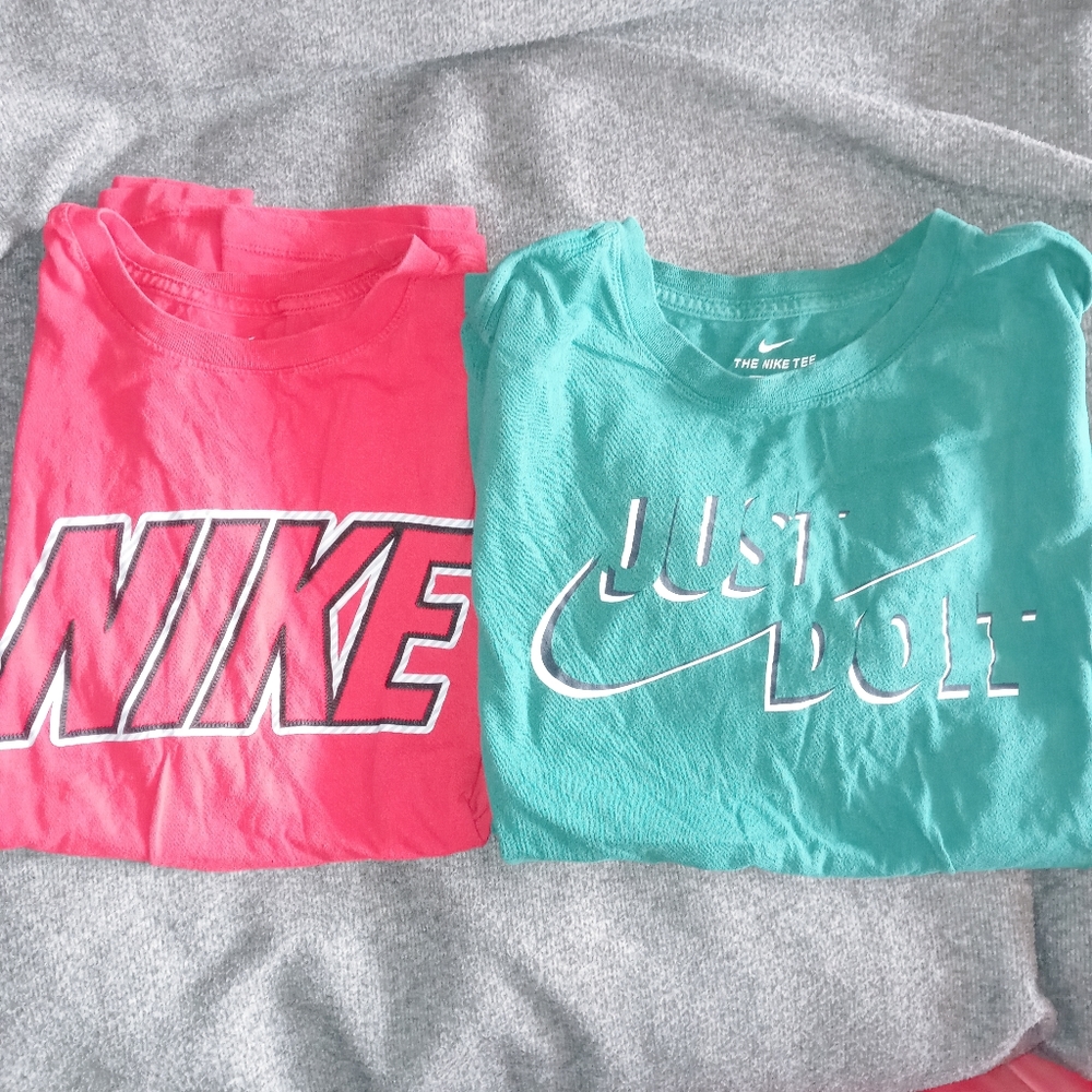 2 pc nike tshirt